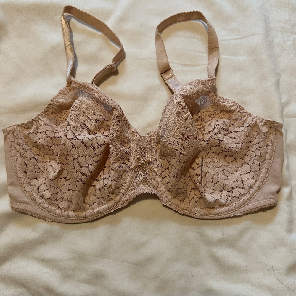 Chantelle Lace Underwire Bra in Light Beige